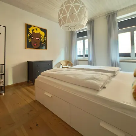 Feinzeit Cozy Rosy - 1-2 Schlafzimmer, 4-6 Gaeste, Parkplatz * Bamberg